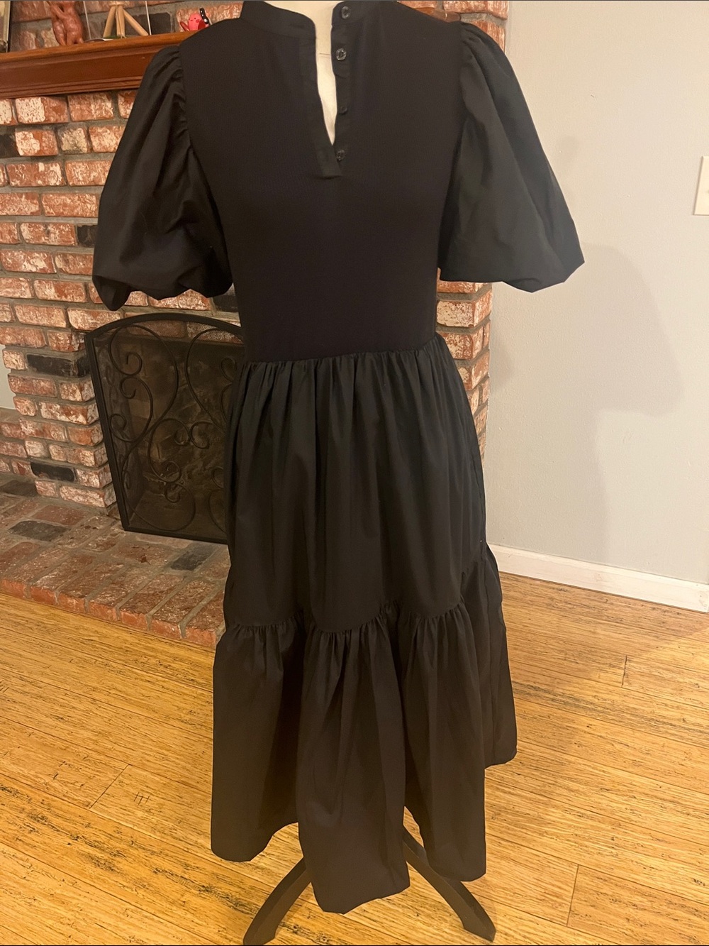 Love By Design Black Puff Sleeve Midi Dress